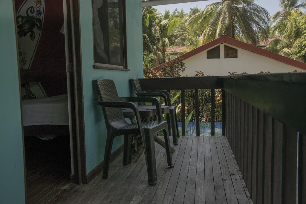 Pelican Beachfront Hotel Esterillos Este Bagian luar foto