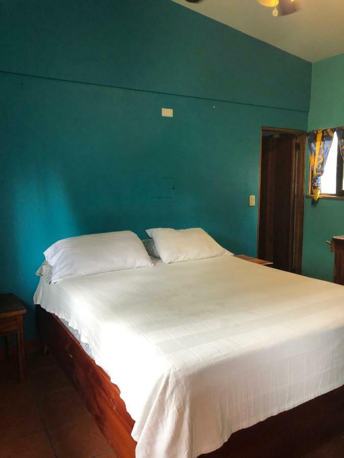 Pelican Beachfront Hotel Esterillos Este Bagian luar foto