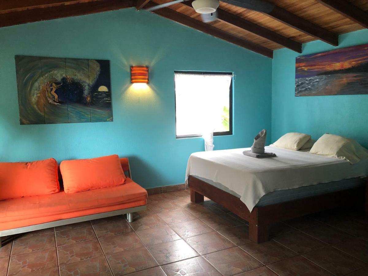 Pelican Beachfront Hotel Esterillos Este Bagian luar foto