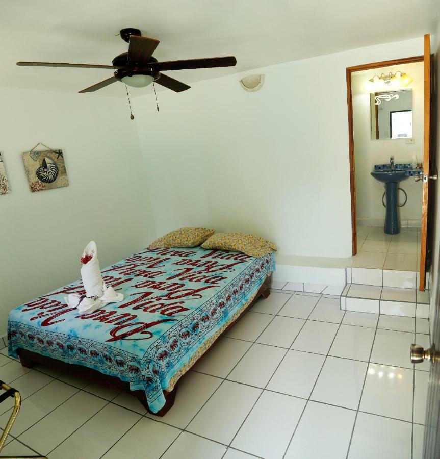 Pelican Beachfront Hotel Esterillos Este Bagian luar foto